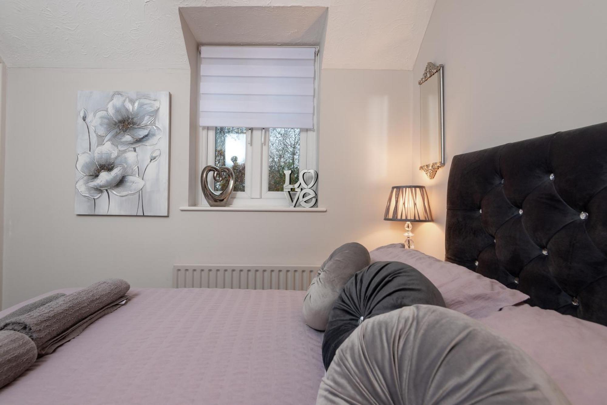 Worcester Fabulous Cherry Tree Mews Self Check In Dogs Welcome By Prior Arrangement , 2 Double Bedrooms ,Super Fast Wi-Fi, With Free Off Road Parking For 2 Vehicles Near Royal Hospital And Woodland Walks Exterior foto