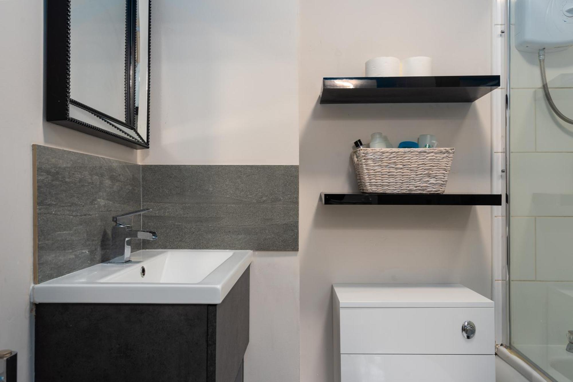 Worcester Fabulous Cherry Tree Mews Self Check In Dogs Welcome By Prior Arrangement , 2 Double Bedrooms ,Super Fast Wi-Fi, With Free Off Road Parking For 2 Vehicles Near Royal Hospital And Woodland Walks Exterior foto